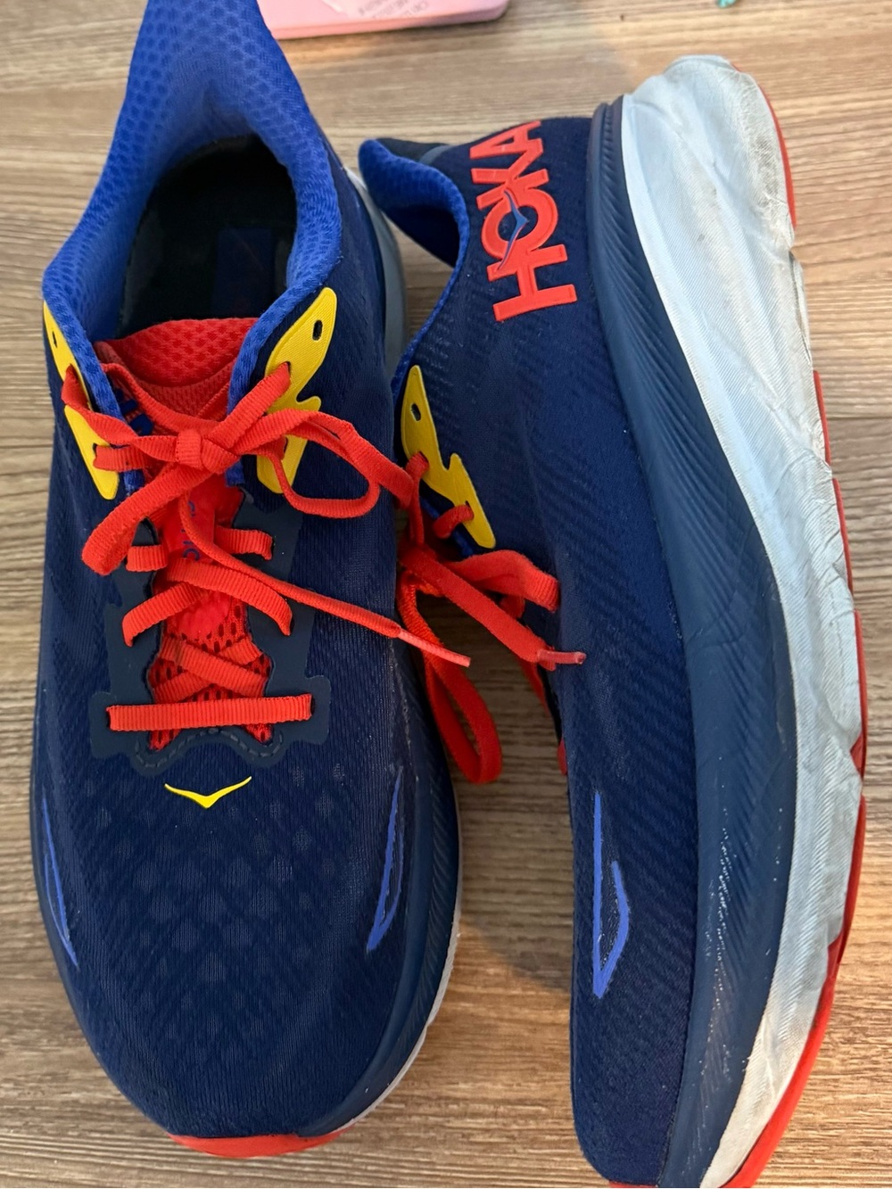Hoka One One Clifton 9 2E Wide Shoes Mens 9 Bellwether Running Sneaker Womens 11